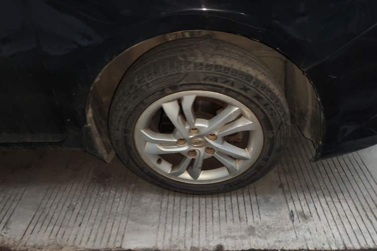 Used BYD Surui 2014 1.5L Manual Luxury Model Right Front Wheel Hub