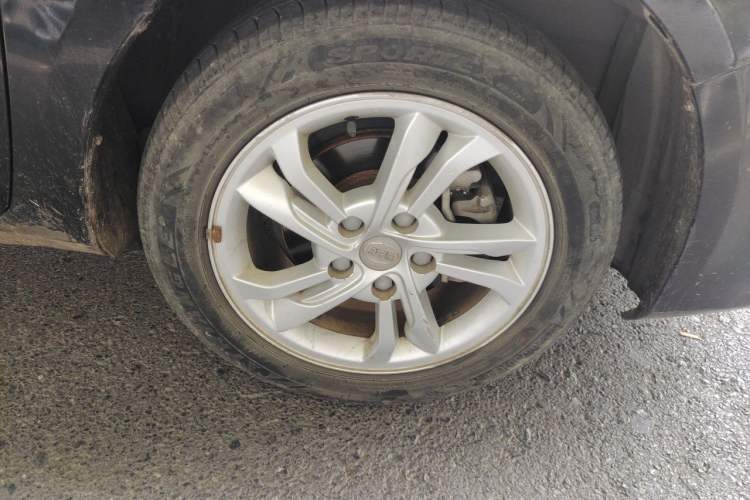 Used BYD Surui 2014 1.5L Manual Luxury Model Right Front Wheel Hub