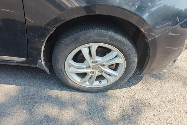 Used BYD Surui 2014 1.5L Manual Luxury Model Right Front Wheel Hub