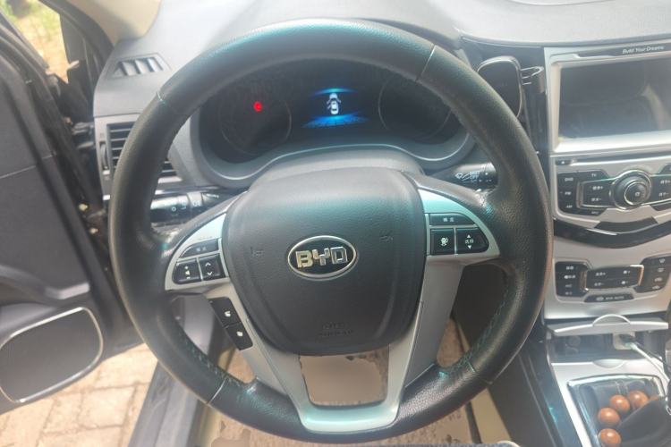 Used BYD Surui 2014 1.5L Manual Luxury Model Steering Wheel