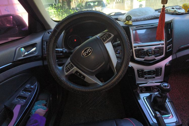 Used BYD Surui 2014 1.5L Manual Luxury Model Steering Wheel