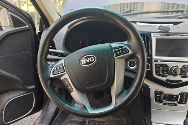 Used BYD Surui 2014 1.5L Manual Luxury Model Steering Wheel