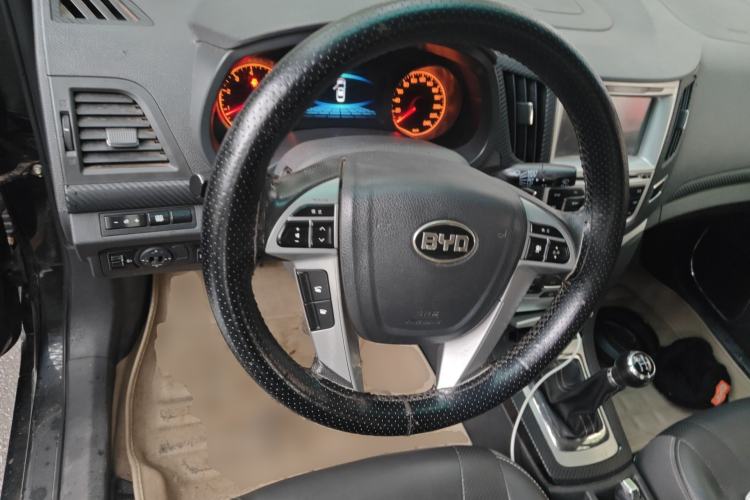 Used BYD Surui 2014 1.5L Manual Luxury Model Steering Wheel