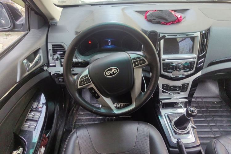 Used BYD Surui 2014 1.5L Manual Luxury Model Steering Wheel