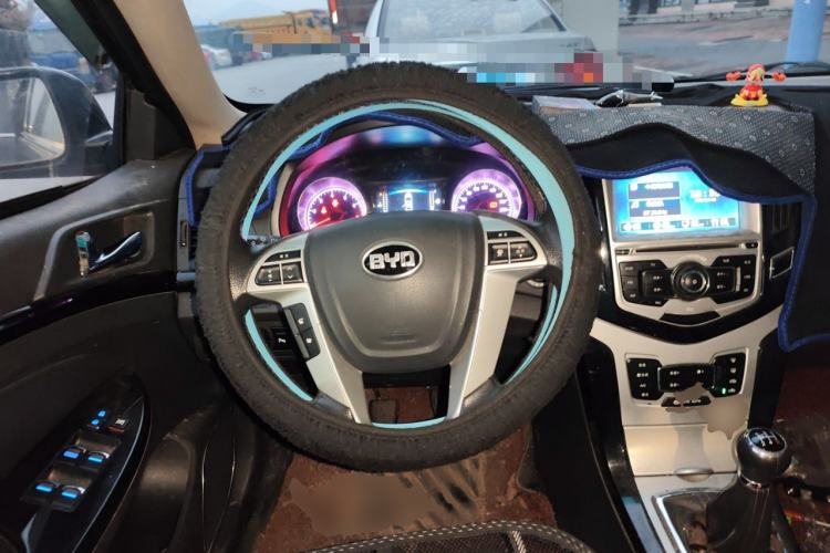 Used BYD Surui 2014 1.5L Manual Luxury Model Steering Wheel