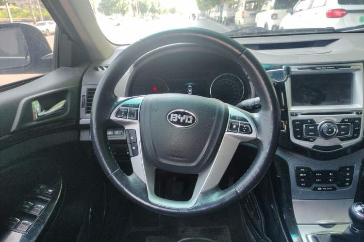 Used BYD Surui 2014 1.5L Manual Luxury Model Steering Wheel