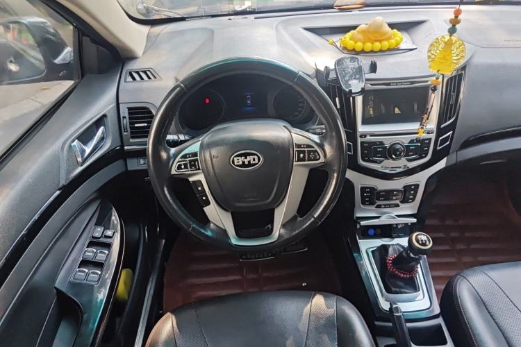 Used BYD Surui 2014 1.5L Manual Luxury Model Steering Wheel