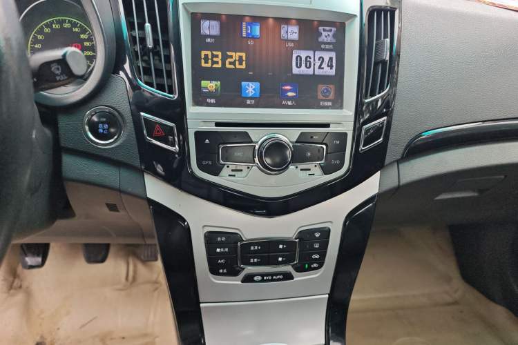Used BYD Surui 2014 1.5L Manual Comfort Model Audio And AC Panel