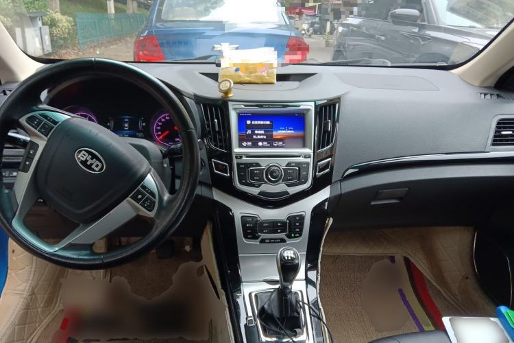 Used BYD Surui 2014 1.5L Manual Luxury Model Center Console