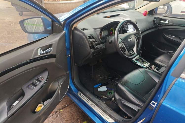 Used BYD Surui 2014 1.5TID Automatic Luxury Model Driver Seat