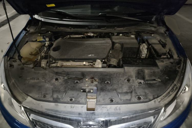 Used BYD Surui 2014 1.5TID Automatic Luxury Model Engine Bay