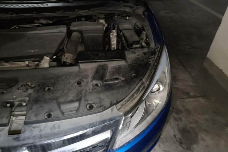 Used BYD Surui 2014 1.5TID Automatic Luxury Model Engine Bay Left