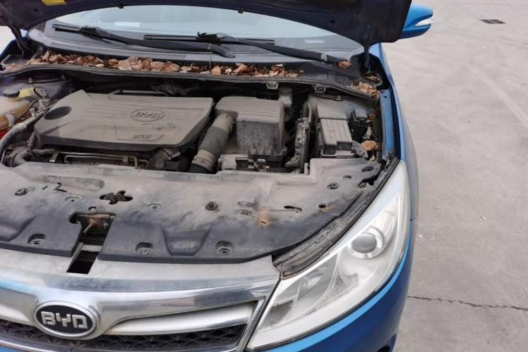 Used BYD Surui 2014 1.5TID Automatic Luxury Model Engine Bay Left