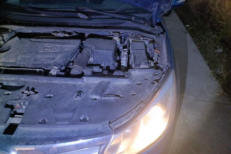 Used BYD Surui 2014 1.5TI Manual Luxury Model Engine Bay Left