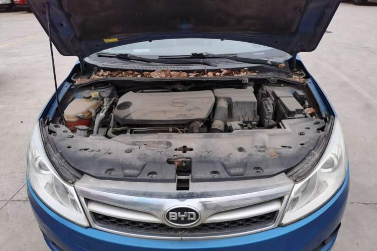 Used BYD Surui 2014 1.5TID Automatic Luxury Model Engine Bay