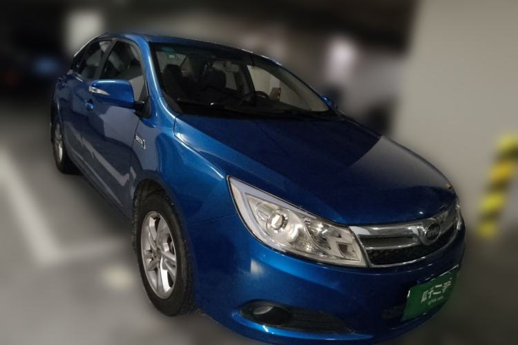Used BYD Surui 2014 1.5TID Automatic Luxury Model Front Right 45 Deg