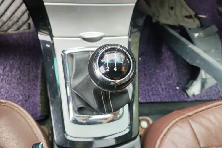 Used BYD Surui 2014 1.5L Manual Luxury Model Gear Lever