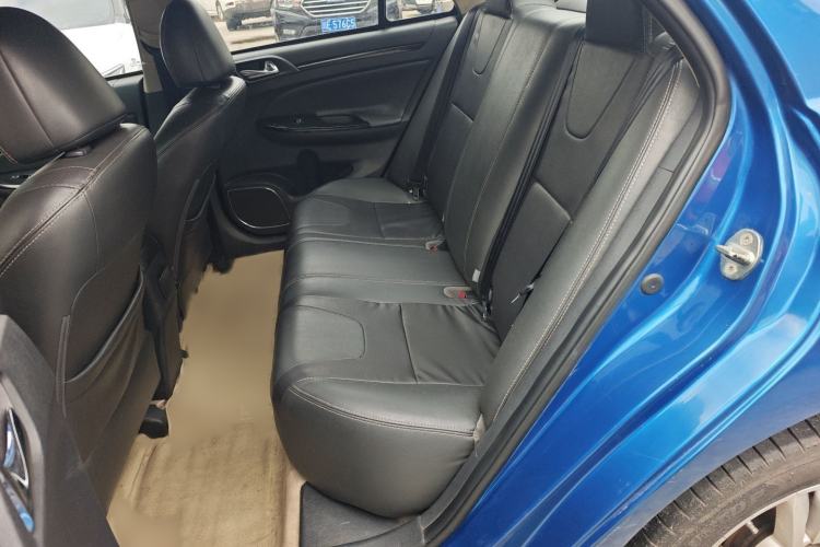 Used BYD Surui 2014 1.5L Manual Comfort Model Interior 1