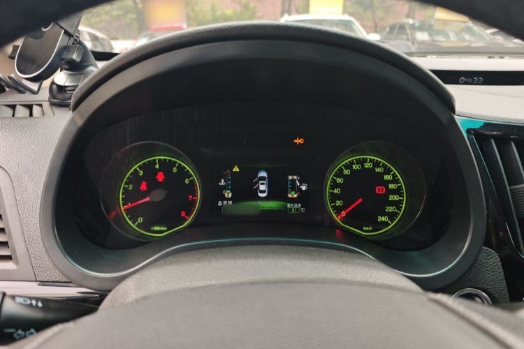 Used BYD Surui 2014 1.5L Manual Comfort Model Interior 6