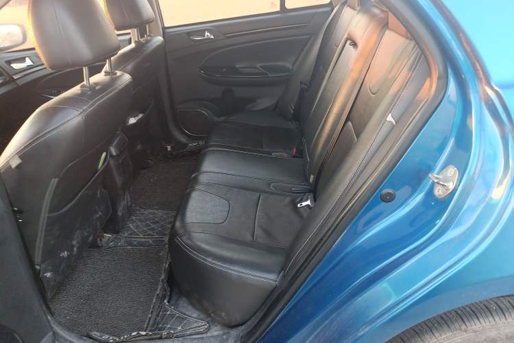 Used BYD Surui 2014 1.5TI Manual Luxury Model Left Rear Seat