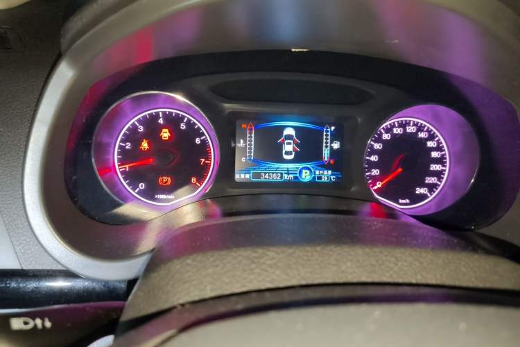 Used BYD Surui 2014 1.5TID Automatic Luxury Model Odometer Close Up