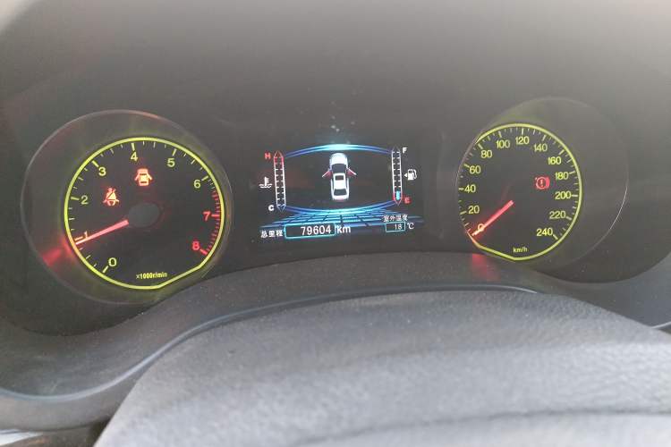 Used BYD Surui 2014 1.5TI Manual Luxury Model Odometer Close Up