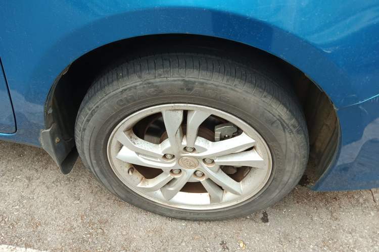 Used BYD Surui 2014 1.5L Manual Luxury Model Right Front Wheel Hub