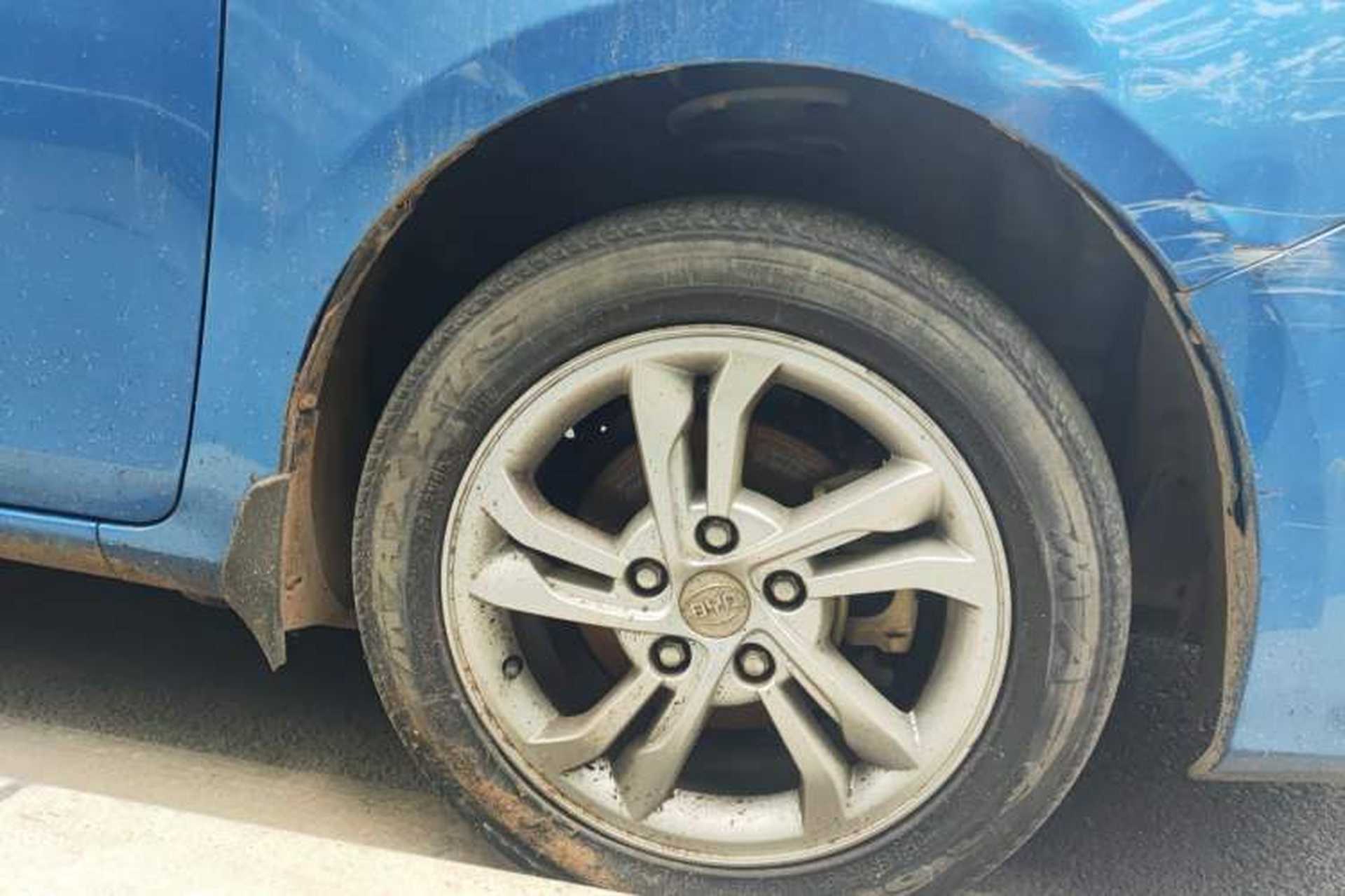 Used BYD Surui 2014 1.5L Manual Luxury Model Right Front Wheel Hub
