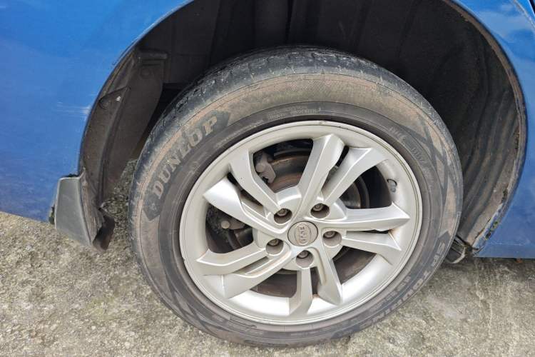 Used BYD Surui 2014 1.5L Manual Comfort Model Right Rear Wheel Hub