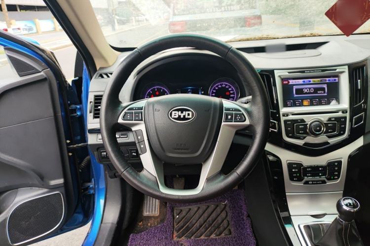 Used BYD Surui 2014 1.5L Manual Luxury Model Steering Wheel