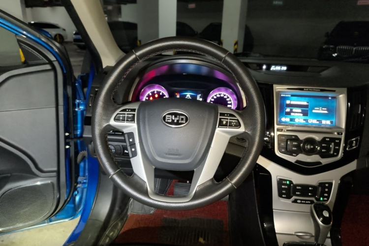 Used BYD Surui 2014 1.5TID Automatic Luxury Model Steering Wheel