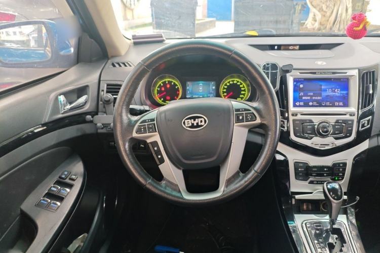 Used BYD Surui 2014 1.5TID Automatic Luxury Model Steering Wheel