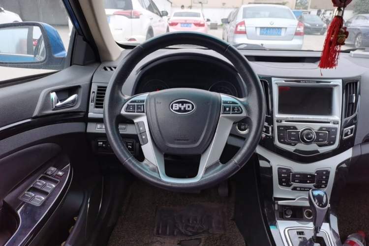 Used BYD Surui 2014 1.5TID Automatic Luxury Model Steering Wheel