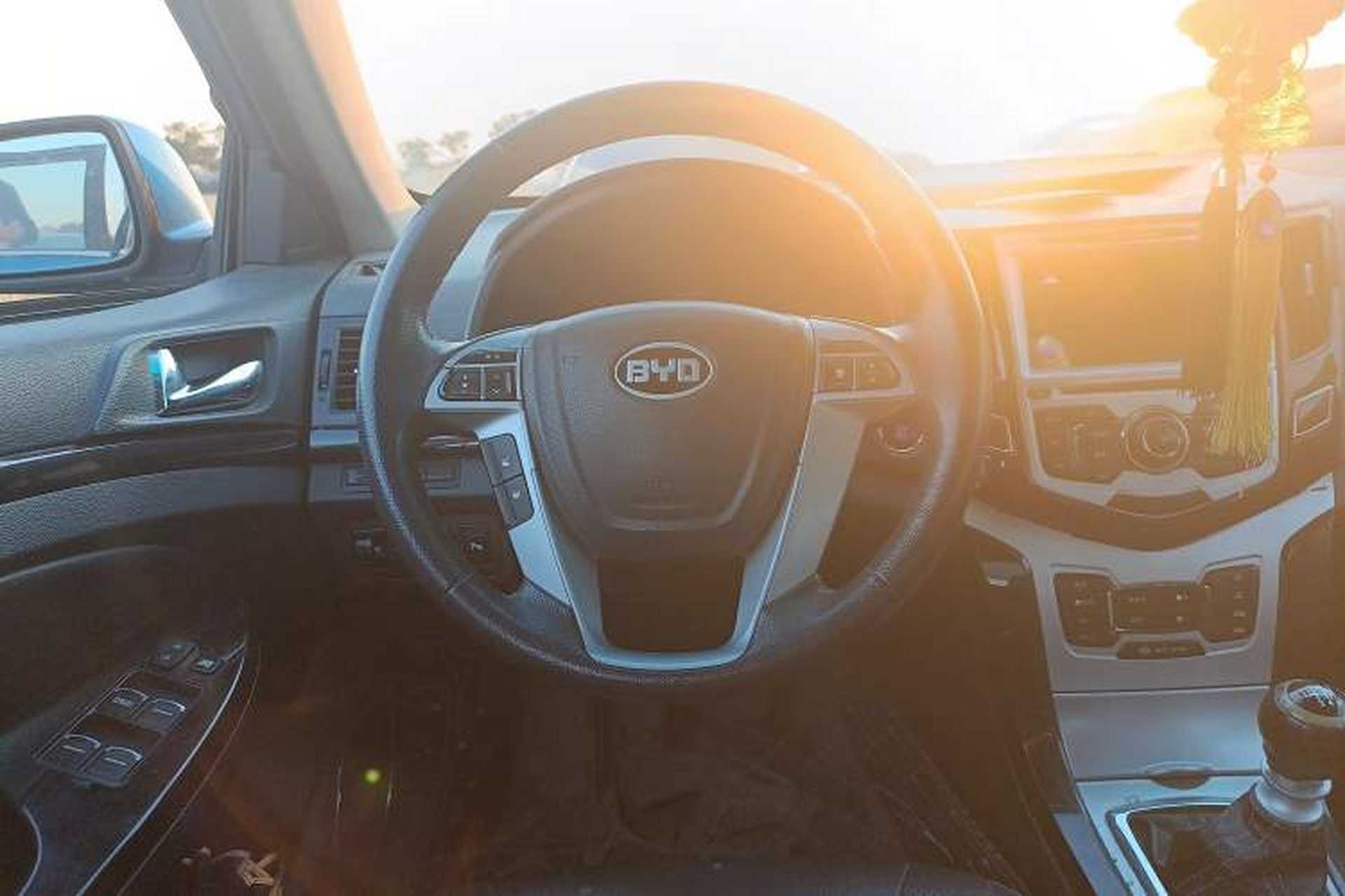 Used BYD Surui 2014 1.5TI Manual Luxury Model Steering Wheel