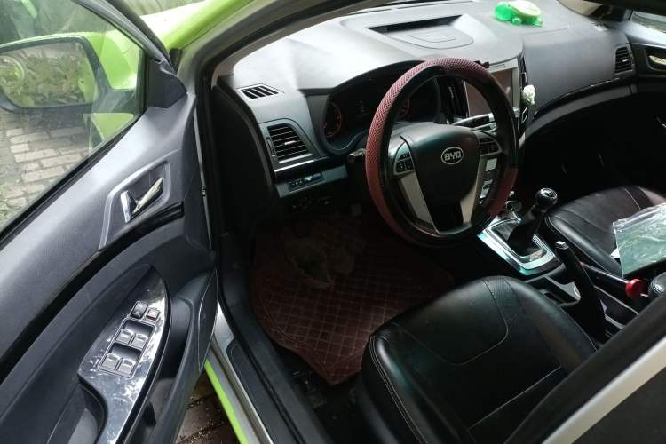 Used BYD Surui 2014 1.5L Manual Comfort Model Driver Seat