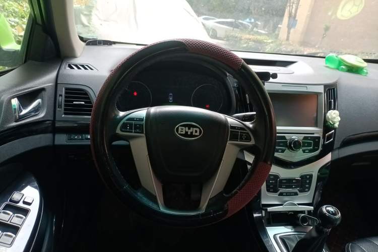 Used BYD Surui 2014 1.5L Manual Comfort Model Steering Wheel
