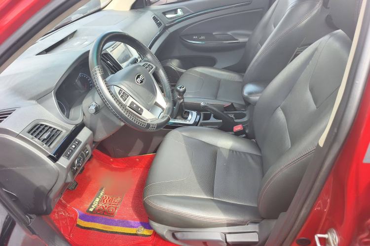 Used BYD Surui 2014 1.5L Manual Luxury Model Interior 1