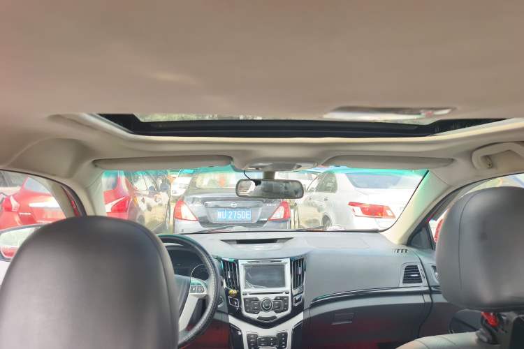 Used BYD Surui 2014 1.5L Manual Luxury Model Interior 4