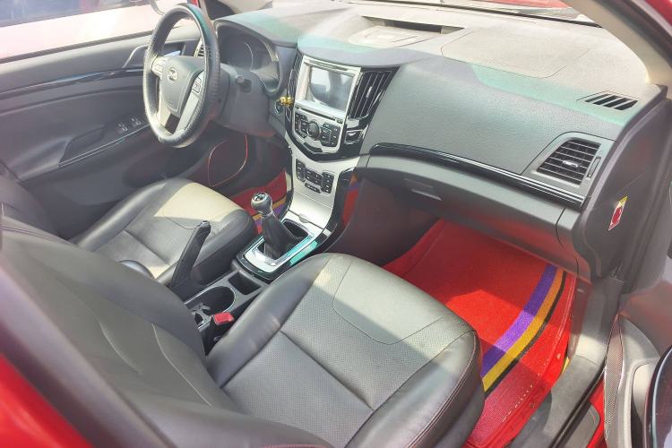 Used BYD Surui 2014 1.5L Manual Luxury Model Interior 6