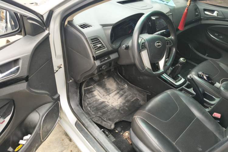 Used BYD Surui 2014 1.5L Manual Comfort Model Driver Seat