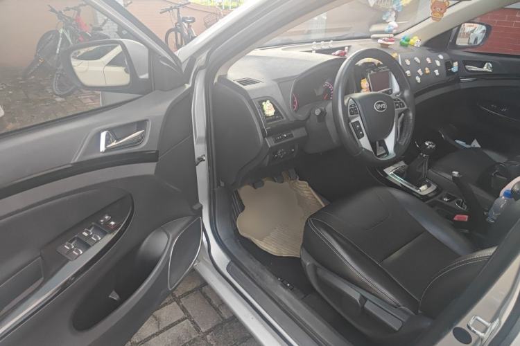 Used BYD Surui 2014 1.5L Manual Luxury Model Driver Seat