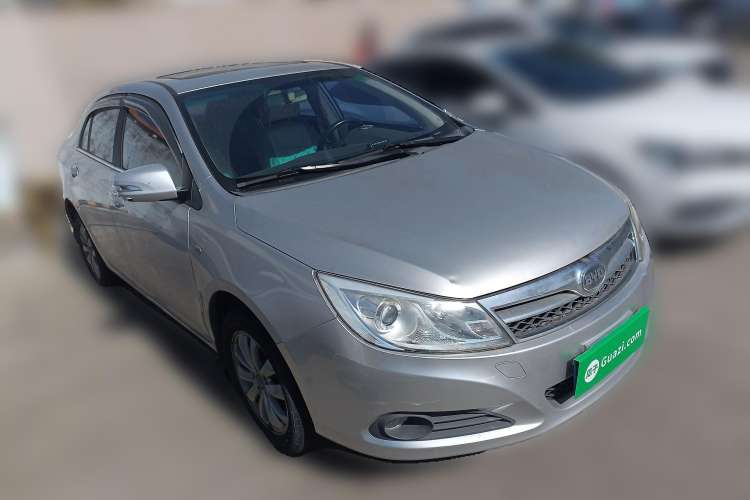 Used BYD Surui 2014 1.5L Manual Luxury Model Front Right 45 Deg