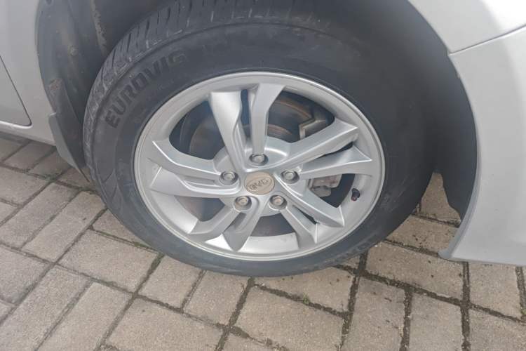 Used BYD Surui 2014 1.5L Manual Luxury Model Right Front Wheel Hub