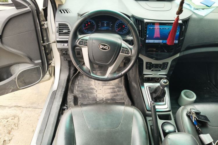 Used BYD Surui 2014 1.5L Manual Comfort Model Steering Wheel