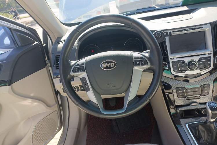 Used BYD Surui 2014 1.5L Manual Luxury Model Steering Wheel