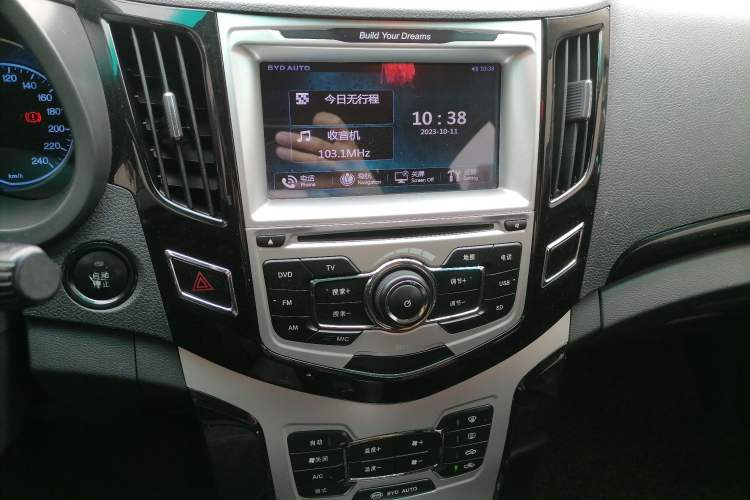 Used BYD Surui 2014 1.5L Manual Luxury Model Audio And AC Panel