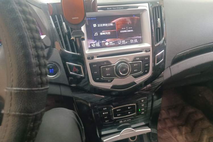 Used BYD Surui 2014 1.5L Manual Luxury Model Audio And AC Panel
