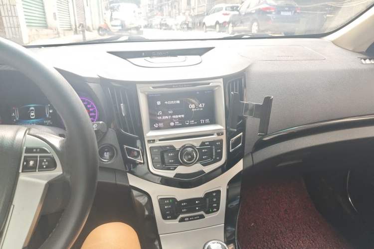 Used BYD Surui 2014 1.5L Manual Luxury Model Audio And AC Panel