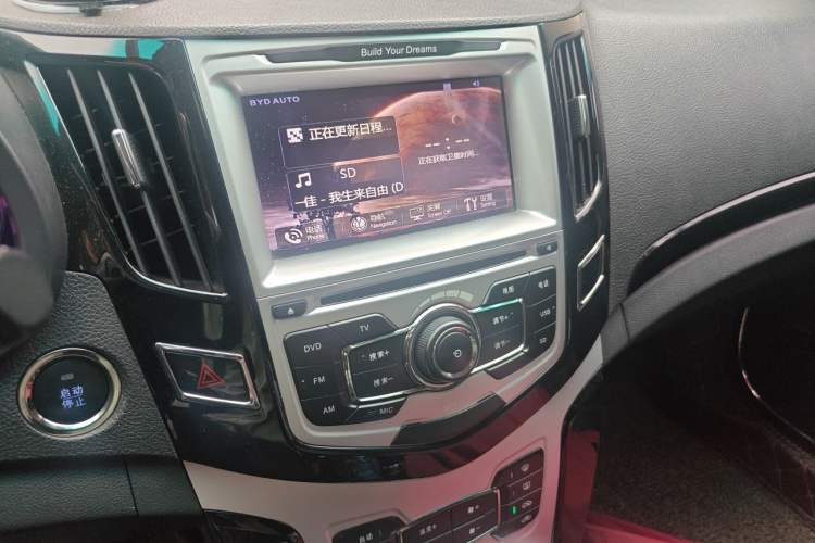 Used BYD Surui 2014 1.5L Manual Luxury Model Audio And AC Panel