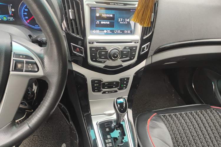 Used BYD Surui 2014 1.5L Automatic Luxury Model Audio And AC Panel
